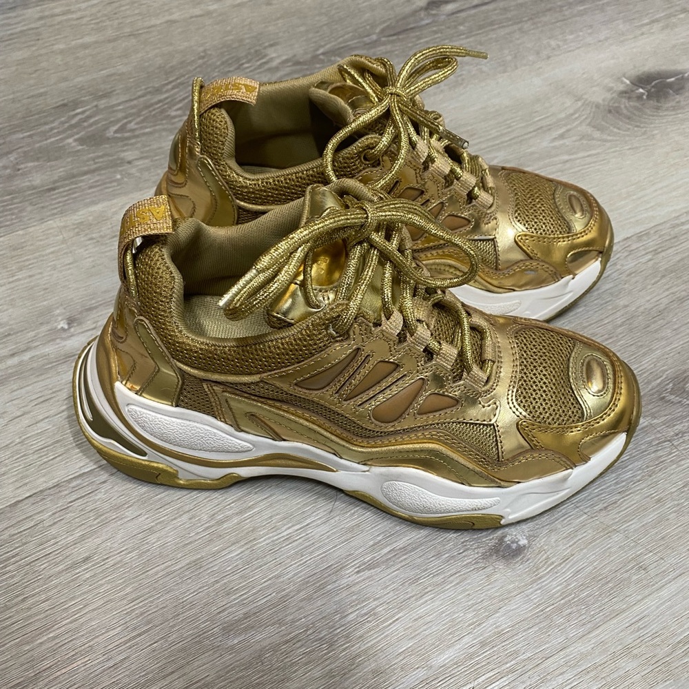 Beautiful Gold Sandro Paris Sneakers